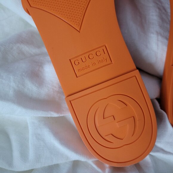 Gucci Interlocking G Slide Sandals - Picture 10 of 14